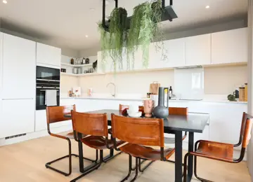 Open-plan kitchen diner, with the added benefits of a seating area. Perfect space for entertaining!